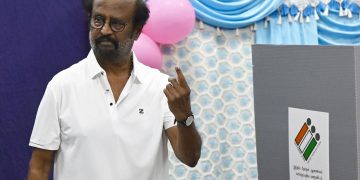 தமிழக சட்டமன்ற தேர்தல் : ரஜினி,கமல் அஜித்  உள்ளிட்ட  நடிகர், நடிகைகள்  வாக்களித்தனர்!