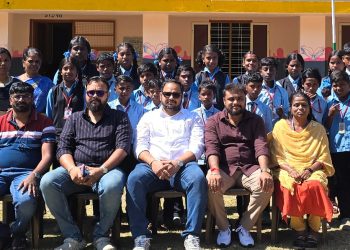 மாணவர்களின் வாழ்க்கையை மாற்றிய ‘அறிவு’ படத்தயாரிப்பாளர்!