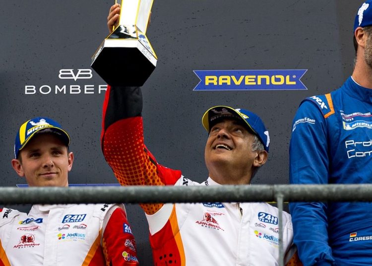 பெல்ஜியம் கார் பந்தய போட்டி:   அஜித் 2ம் இடம் பிடித்து சாதனை! …