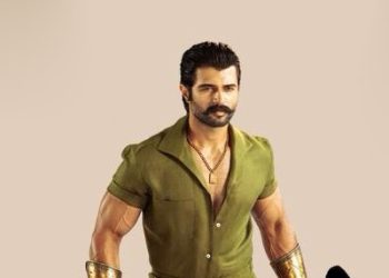 விஜய் தேவரகொண்டா –  இயக்குநர் சௌர்யுவ் இணையும் புதிய பட  போஸ்டர் !