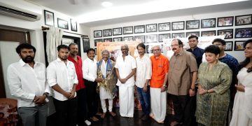‘சாருகேசி’ பட  டிரெய்லர்,ஆடியோவை வெளியிட் ட ரஜினிகாந்த் !