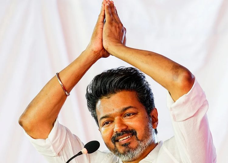விஜய்யின் ‘த.வெ.க’  அமோக வெற்றி! திரையுலகினர் வாழ்த்து!!