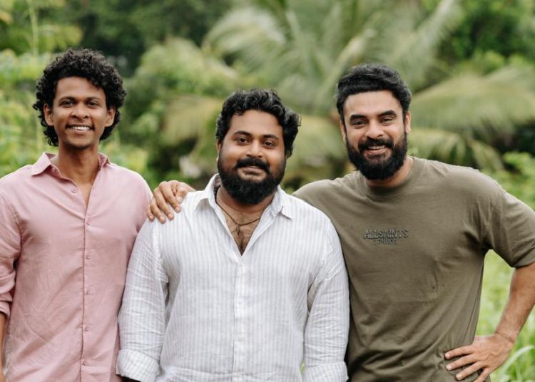 மீண்டும் இணையும் டொவினோ தாமஸ் – ஜான்பால் ஜார்ஜ் கூட்டணி !