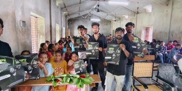 மாணவிகளிடம் HPV விழிப்புணர்வு ஏற்படுத்திய அல்லு அர்ஜுன் ரசிகர்கள் !