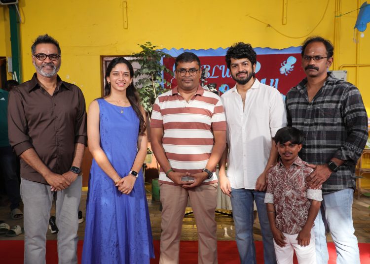 2K காலகட்டத்தின் காதல் நினைவுகளைச் சொல்லும் “யுவர்ஸ் லவ்விங்லி” !