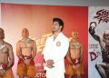 15 நிமிடங்கள் மூச்சை அடக்கி அசத்திய  வித்யுத் ஜம்வால்!